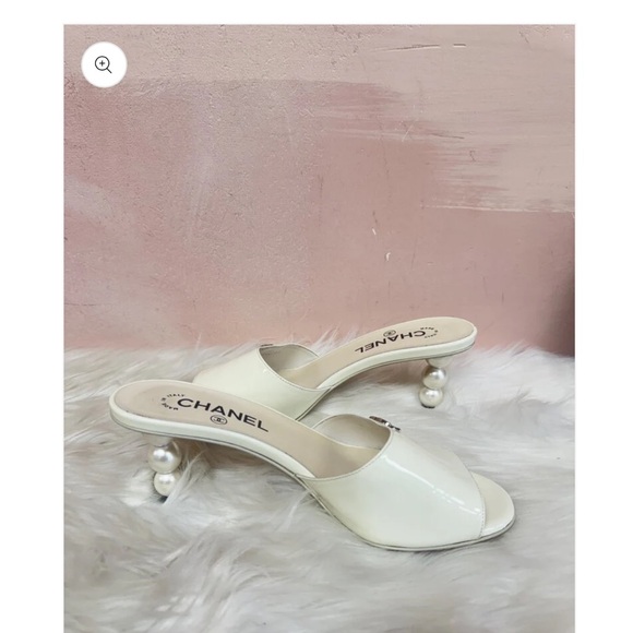 Chanel Ivory Pearl Heel Mules - Picture 7 of 8